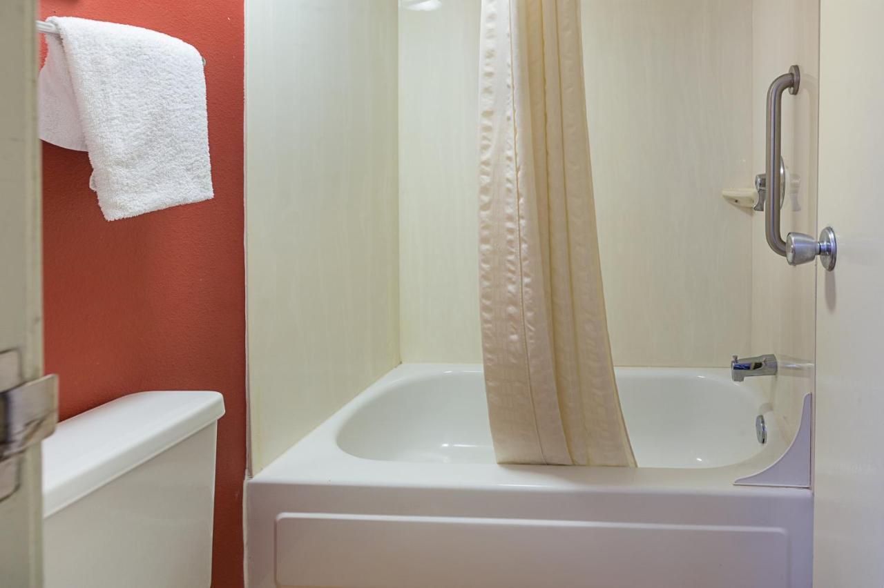 Red Roof Inn Detroit - Farmington Hills Exterior foto